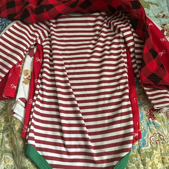 Lot of 5 infant girls 9-12 months Hudson Baby body suits
4 new 1 used - Picture 3 of 6